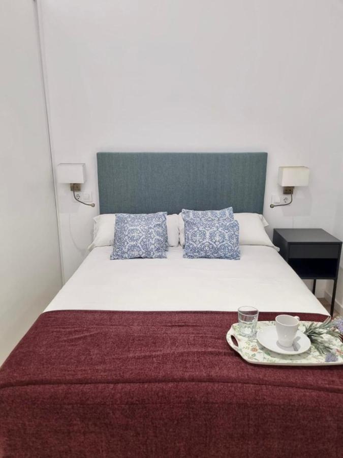 Rg Hospital Valme Apartament