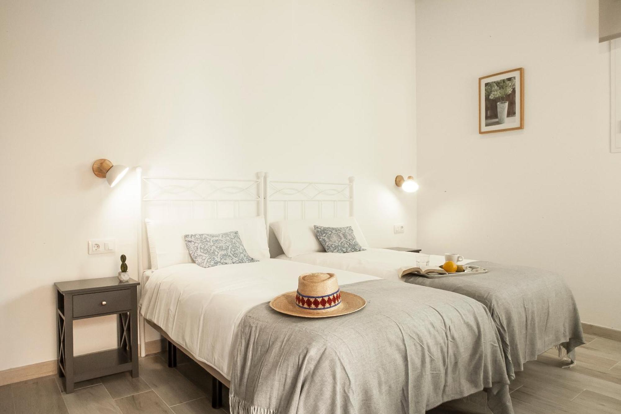 Rg Hospital Valme Apartament