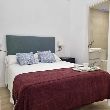 Apartamentos Rg Hospital Valme Seville Exterior photo