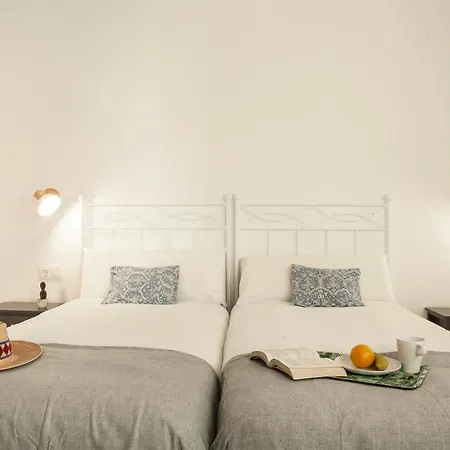 Apartamentos Rg Hospital Valme Seville Exterior photo