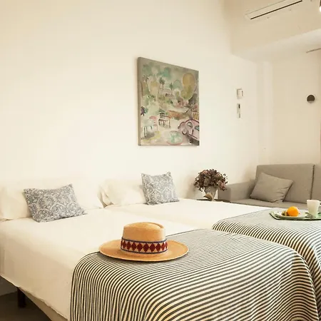 Apartamentos Rg Hospital Valme Seville Exterior photo